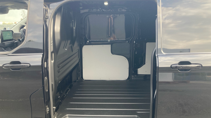 Ford Transit Custom 320 L2 Diesel Fwd 2.0 EcoBlue 150ps H1 Van Limited - Image 5
